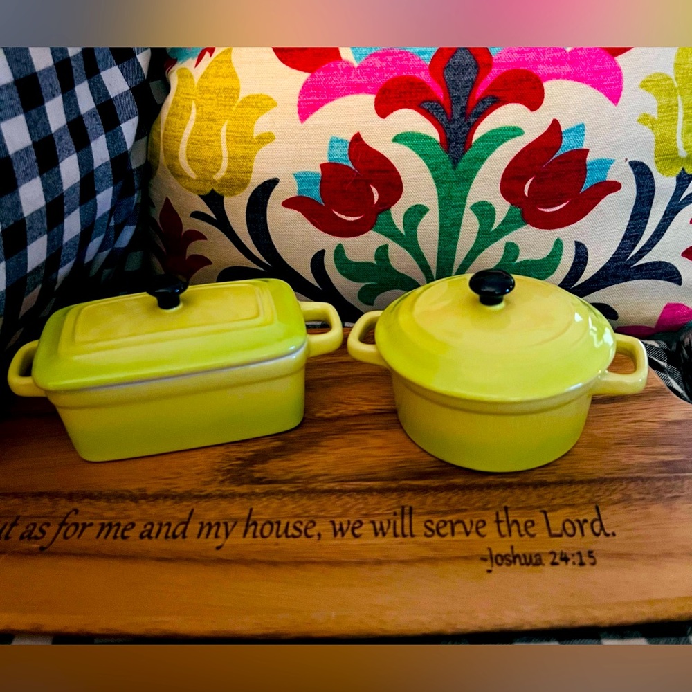 Housewares International Chartreuse Yellow Green Stoneware Mini Casserole Dishes
